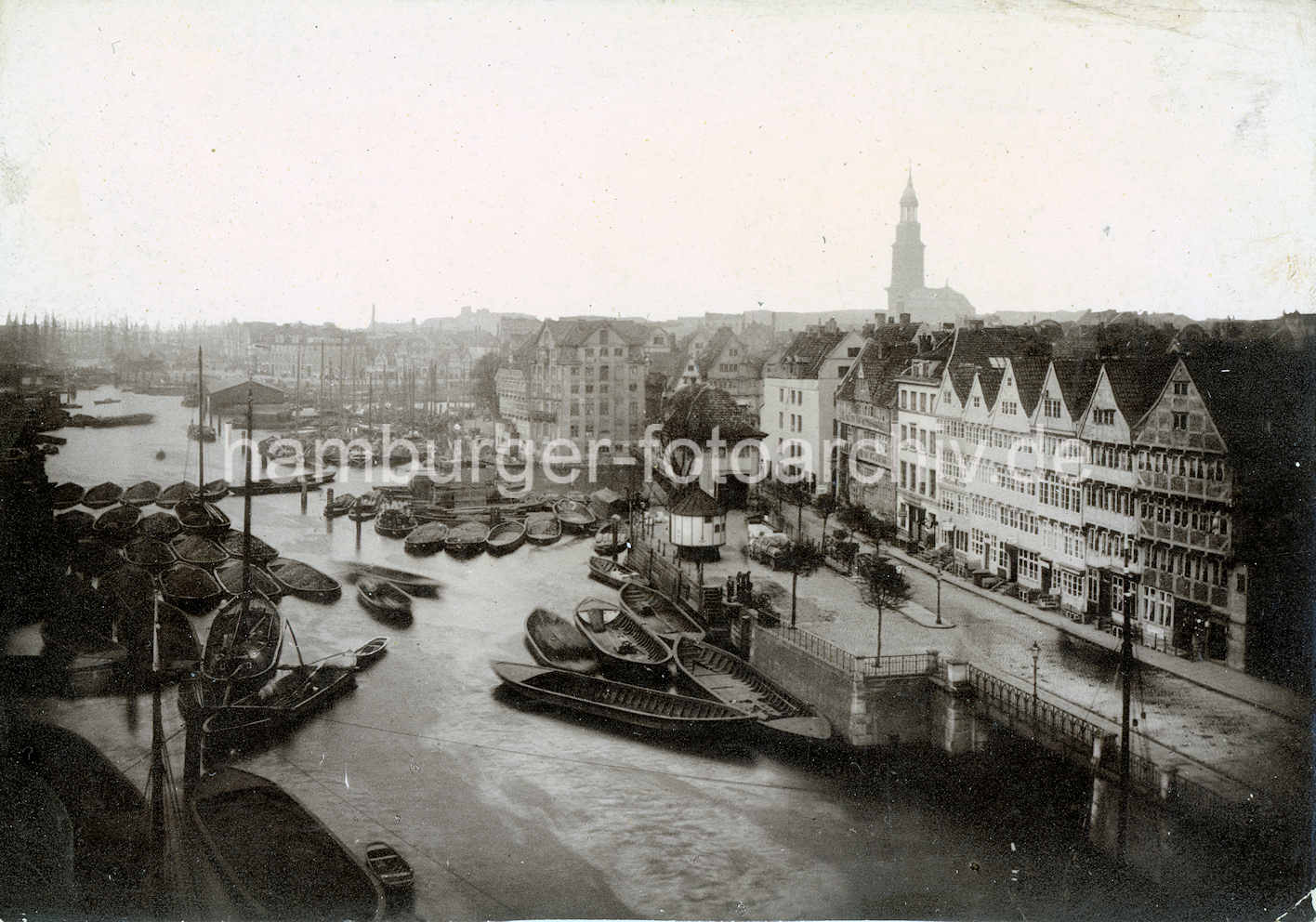 X000127 Historische Fotografie vom Hamburger Binnenhafen. | Binnenhafen - historisches Hafenbecken in der Hamburger Altstadt.